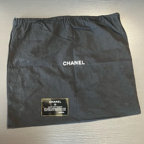 SOLD!❌ Chanel Red Calfskin Coco Curve Flap Medium - Picture 17 of 17